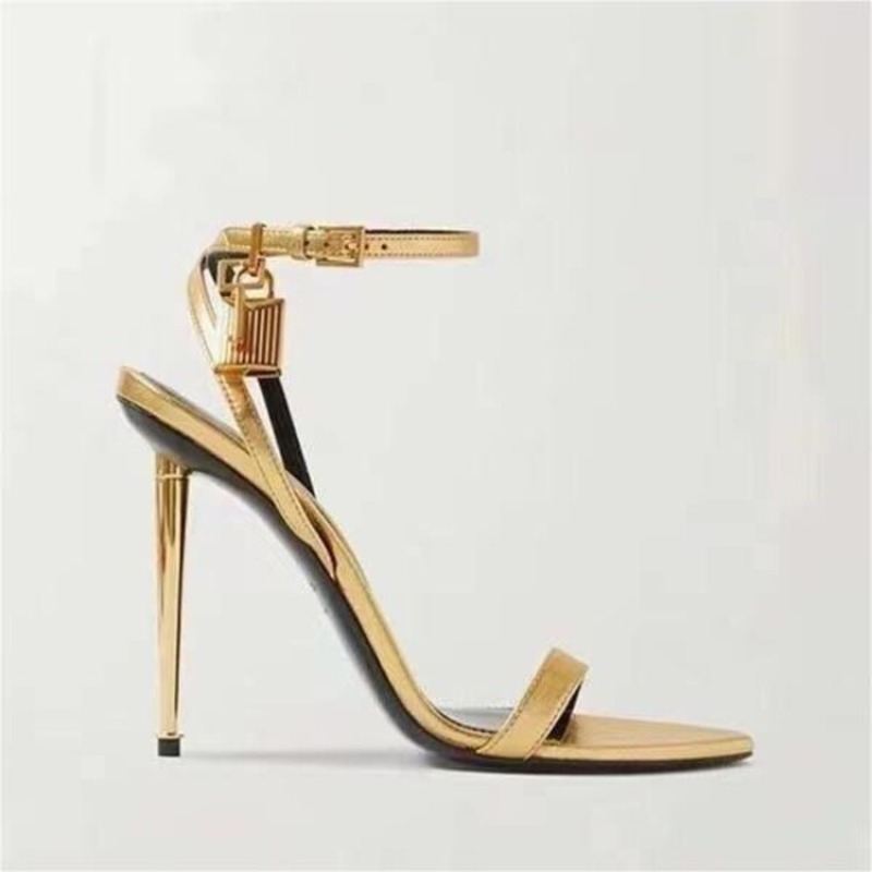 صنادل نسائية جديدة بكعب عالٍ ج - مراجعة Summer Clothing Stores وسعره